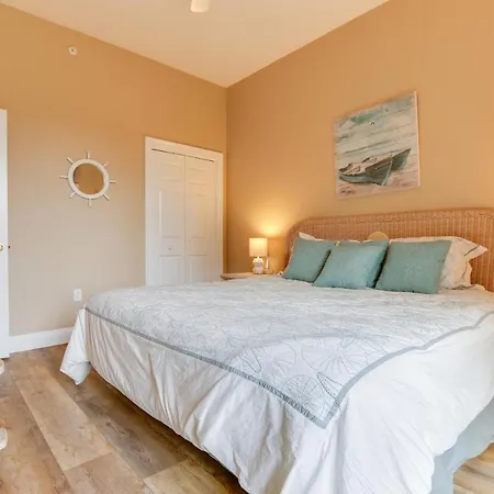 Comfortable Modern Condo With Amazing Ocean View From 750 Sqft Balcony - Unit 0107